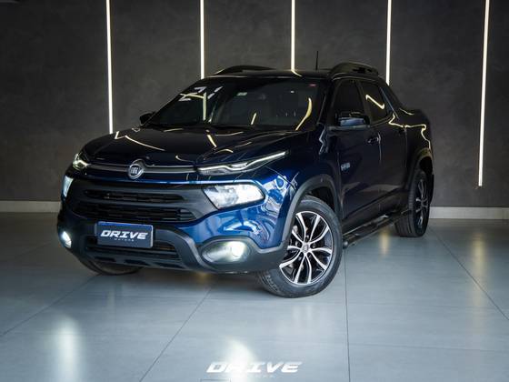 FIAT TORO 2.0 16V TURBO DIESEL ULTRA 4WD AT9 FIAT TORO 2.0 16V TURBO DIESEL ULTRA 4WD AT9